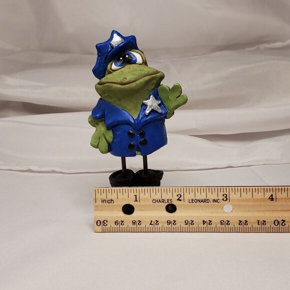 Russ Berrie Frog Cop from the Teenie Countrykins series By Kathleen Kelly - Picture 10 of 10